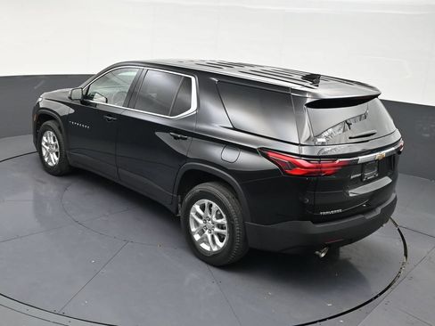 Used 2022 Chevrolet Traverse LS FWD image 13