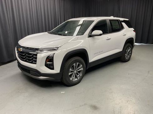 New 2026 Chevrolet Equinox LT w/ Convenience Package II AWD/4WD image 3