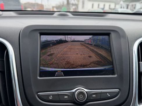 Used 2020 Chevrolet Equinox LS w/ LS Convenience Package FWD image 29