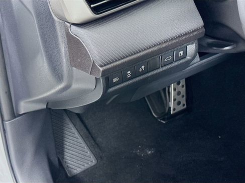 Certified 2025 Toyota Camry SE w/ Convenience Package FWD image 10