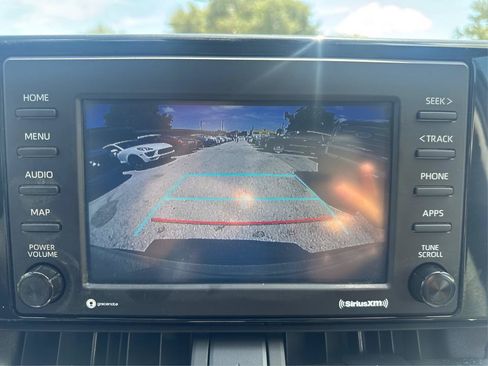 Used 2022 Toyota RAV4 LE FWD image 16