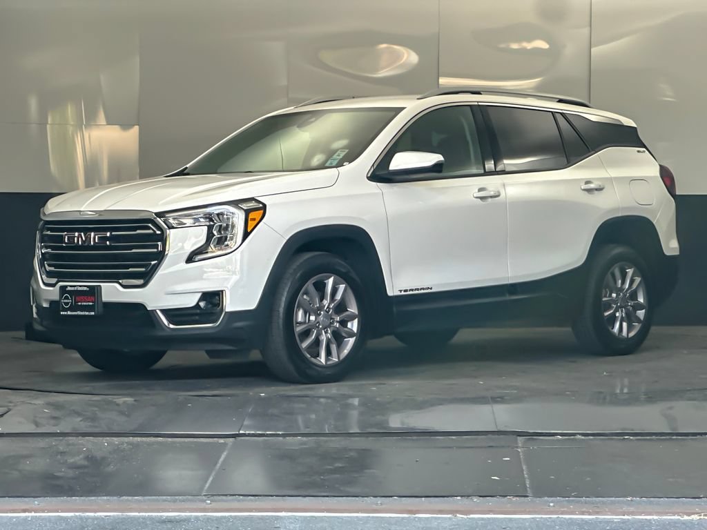Used 2024 GMC Terrain SLT AWD/4WD image 7