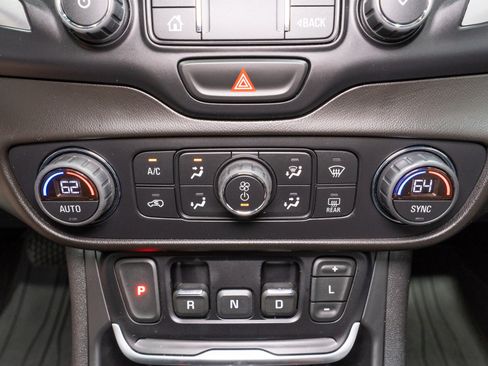 Used 2019 GMC Terrain SLT w/ Preferred Package FWD image 23