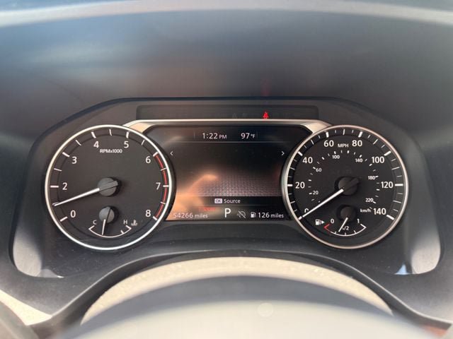 Used 2024 Nissan Rogue S FWD image 3
