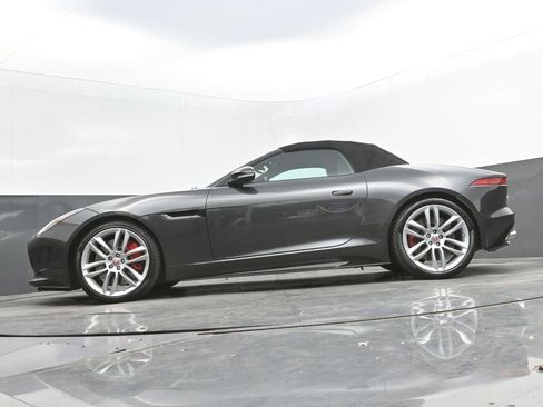 Used 2017 Jaguar F-TYPE R image 31