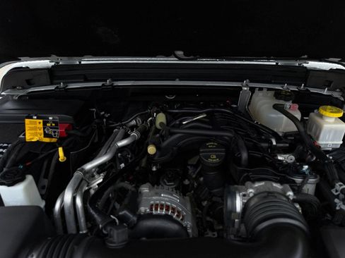 Used 2022 Jeep Gladiator Sport AWD/4WD image 37