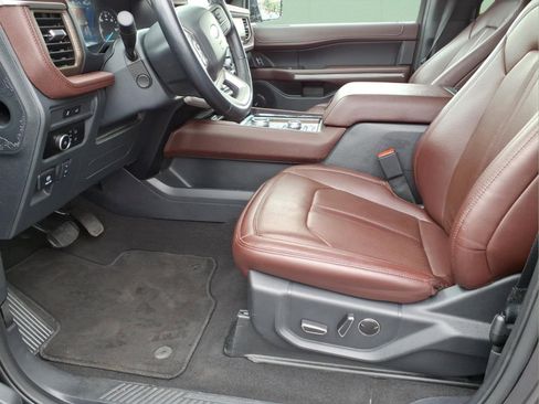 Used 2024 Ford Expedition Max Limited AWD/4WD image 16