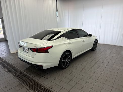 Used 2023 Nissan Altima 2.5 SR FWD image 5