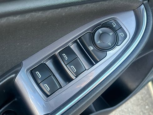 Used 2017 Chevrolet Malibu LT image 14