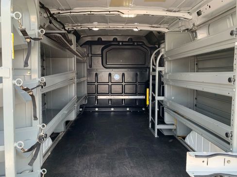 Used 2018 Ford Transit 250 130 Low Roof image 34