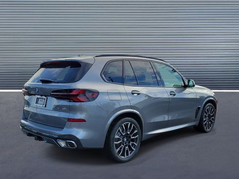 New 2026 BMW X5 xDrive50e w/ M Sport Package AWD/4WD image 3