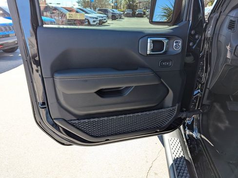 New 2026 Jeep Gladiator Sahara image 18