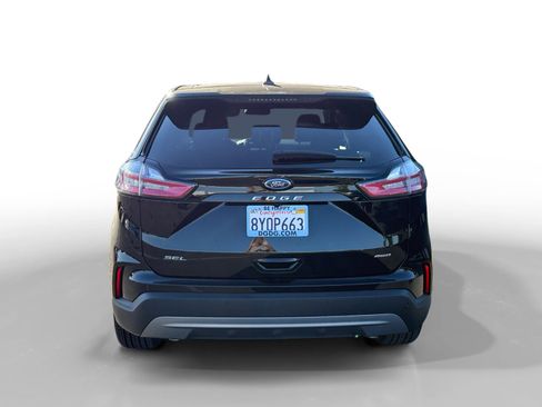Certified 2021 Ford Edge SEL image 4
