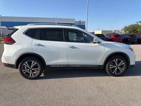 Used 2017 Nissan Rogue SL w/ SL Premium Package AWD/4WD image 6