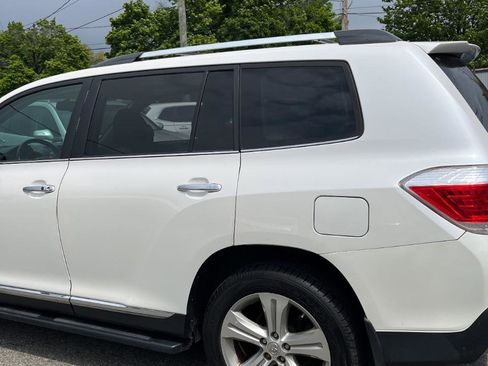 Used 2013 Toyota Highlander Limited AWD/4WD image 15