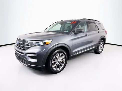 Used 2023 Ford Explorer XLT w/ Equipment Group 202A AWD/4WD image 3