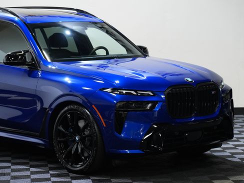 Used 2025 BMW X7 M60i AWD/4WD image 9