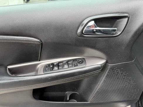 Used 2020 Dodge Journey Crossroad FWD image 10
