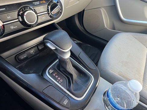 Used 2020 Kia Soul LX image 30