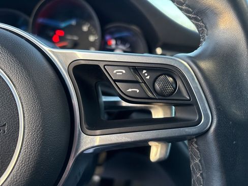 Used 2018 Porsche Macan image 27