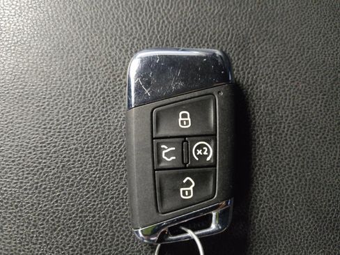 Used 2023 Volkswagen Atlas SE FWD image 32