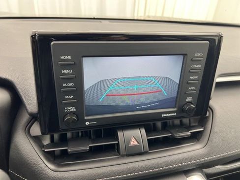 Used 2022 Toyota RAV4 XLE w/ Convenience Package image 18