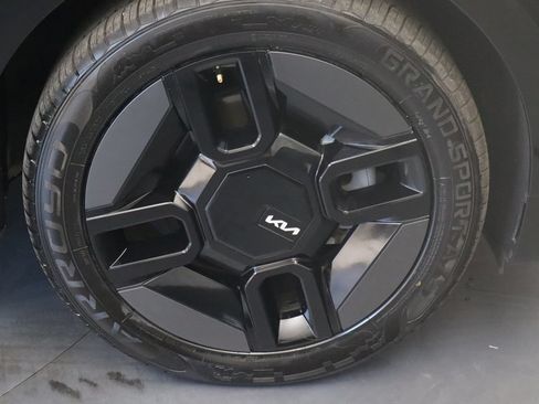 Certified 2024 Kia EV9 GT-Line AWD/4WD image 10