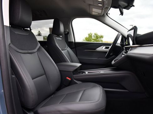 Used 2026 Ford Explorer Active w/ Active Comfort Package AWD/4WD image 16