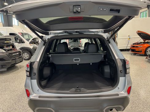 Used 2025 Subaru Forester Touring AWD/4WD image 8