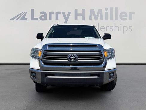 Used 2015 Toyota Tundra SR5 w/ SR5 Upgrade Package AWD/4WD image 8