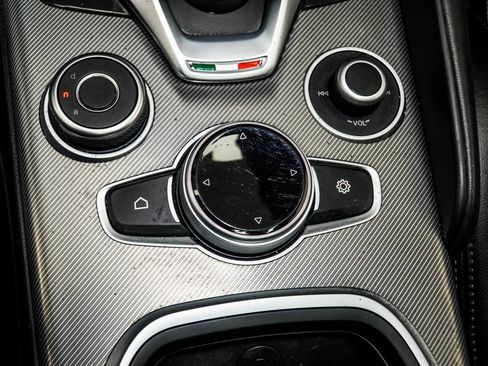 Used 2023 Alfa Romeo Giulia Veloce image 18