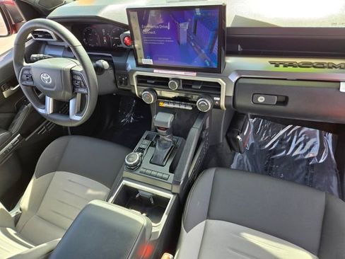 Certified 2025 Toyota Tacoma TRD Sport w/ TRD Sport Upgrade Package image 18