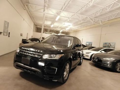 Used 2017 Land Rover Range Rover Sport SE image 1