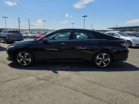 Used 2022 Hyundai Elantra Limited w/ Cargo Package image 6