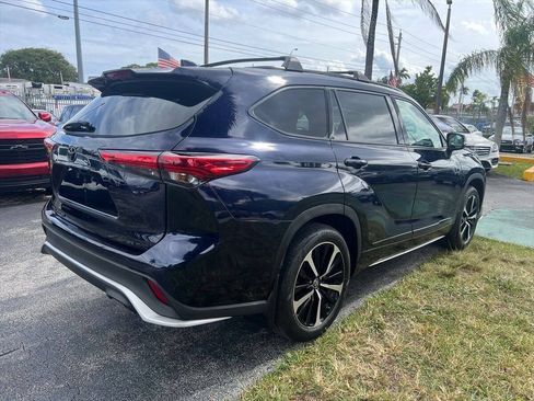 Used 2022 Toyota Highlander XSE AWD/4WD image 5