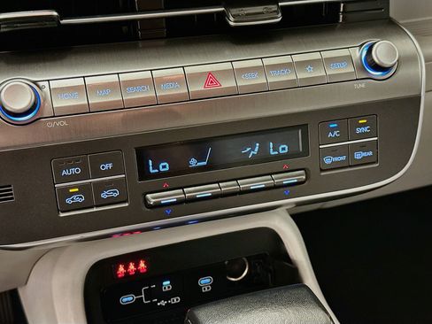 Used 2025 Hyundai Kona SEL AWD/4WD image 24