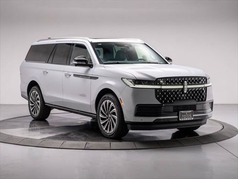 New 2026 Lincoln Navigator L Black Label AWD/4WD image 7