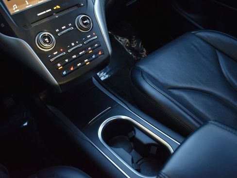 Used 2019 Lincoln MKC Reserve w/ MKC Climate Package image 24