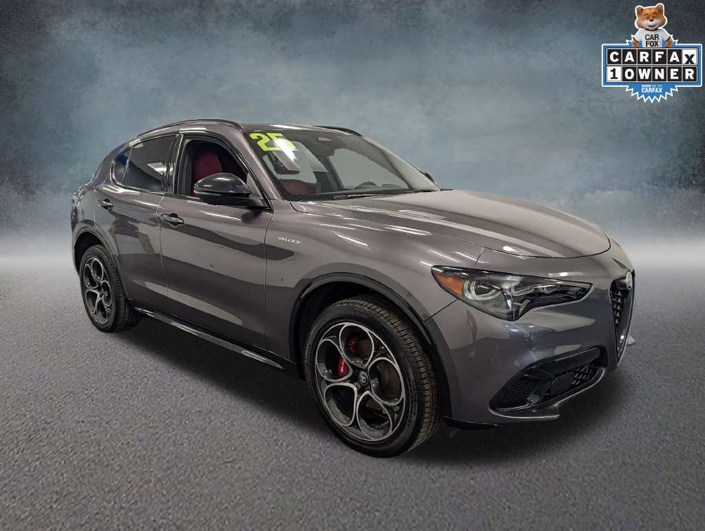 Used 2025 Alfa Romeo Stelvio Sprint w/ Veloce Package AWD/4WD image 3