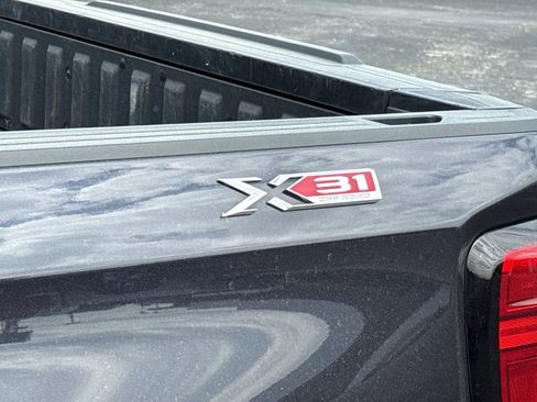 Used 2023 GMC Sierra 1500 SLT w/ SLT Premium Plus Package image 10