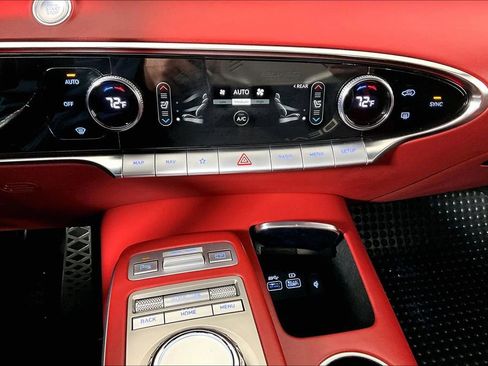 Used 2022 Genesis GV70 3.5T Sport image 33