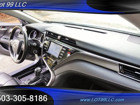 Used 2020 Toyota Camry SE FWD image 19