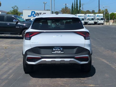 Used 2024 Kia Sportage EX FWD image 7