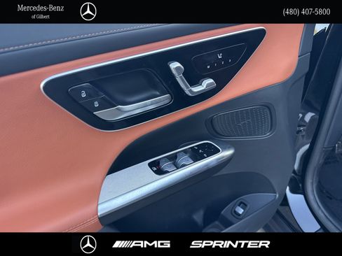 Used 2024 Mercedes-Benz GLC 300 image 12