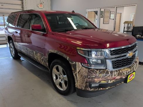 Used 2015 Chevrolet Suburban LT w/ Luxury Package AWD/4WD image 5