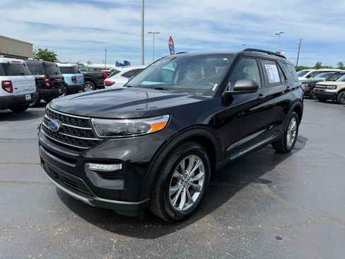 Used 2021 Ford Explorer XLT w/ Equipment Group 202A AWD/4WD image 26