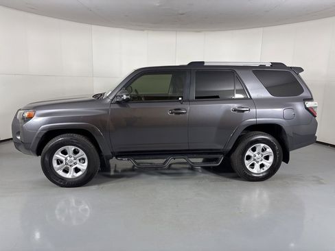 Used 2023 Toyota 4Runner SR5 Premium image 5