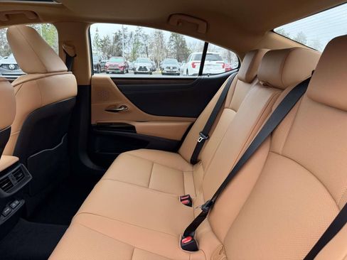 Used 2025 Lexus ES 350 Premium image 18