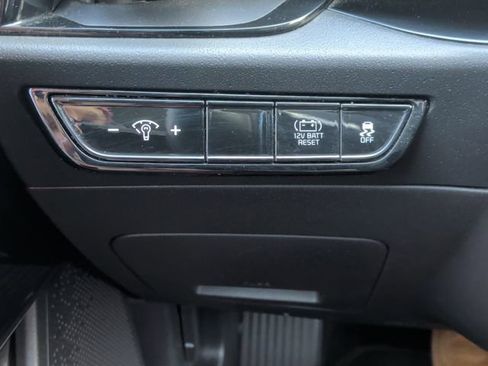 Used 2023 Kia Niro EX image 24