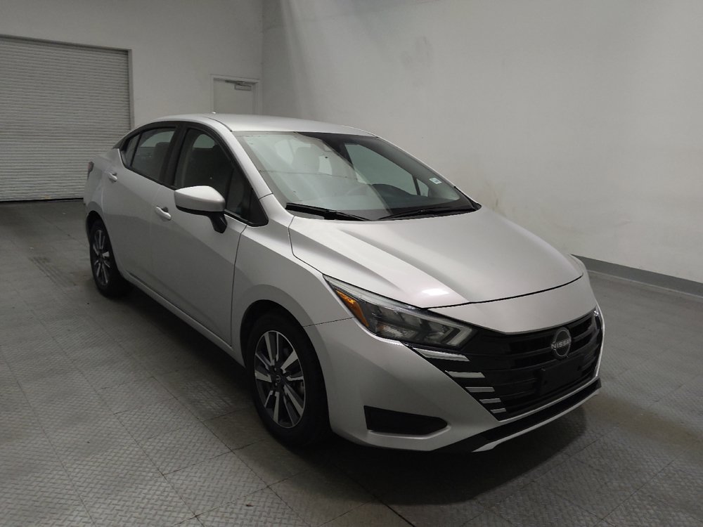 Used 2025 Nissan Versa SV FWD image 13